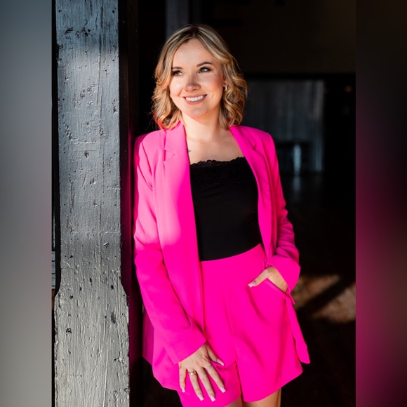 Meet your Posher, Megan Bridges with Peaches One Stop Shop 🌞 - Picture 13 of 16